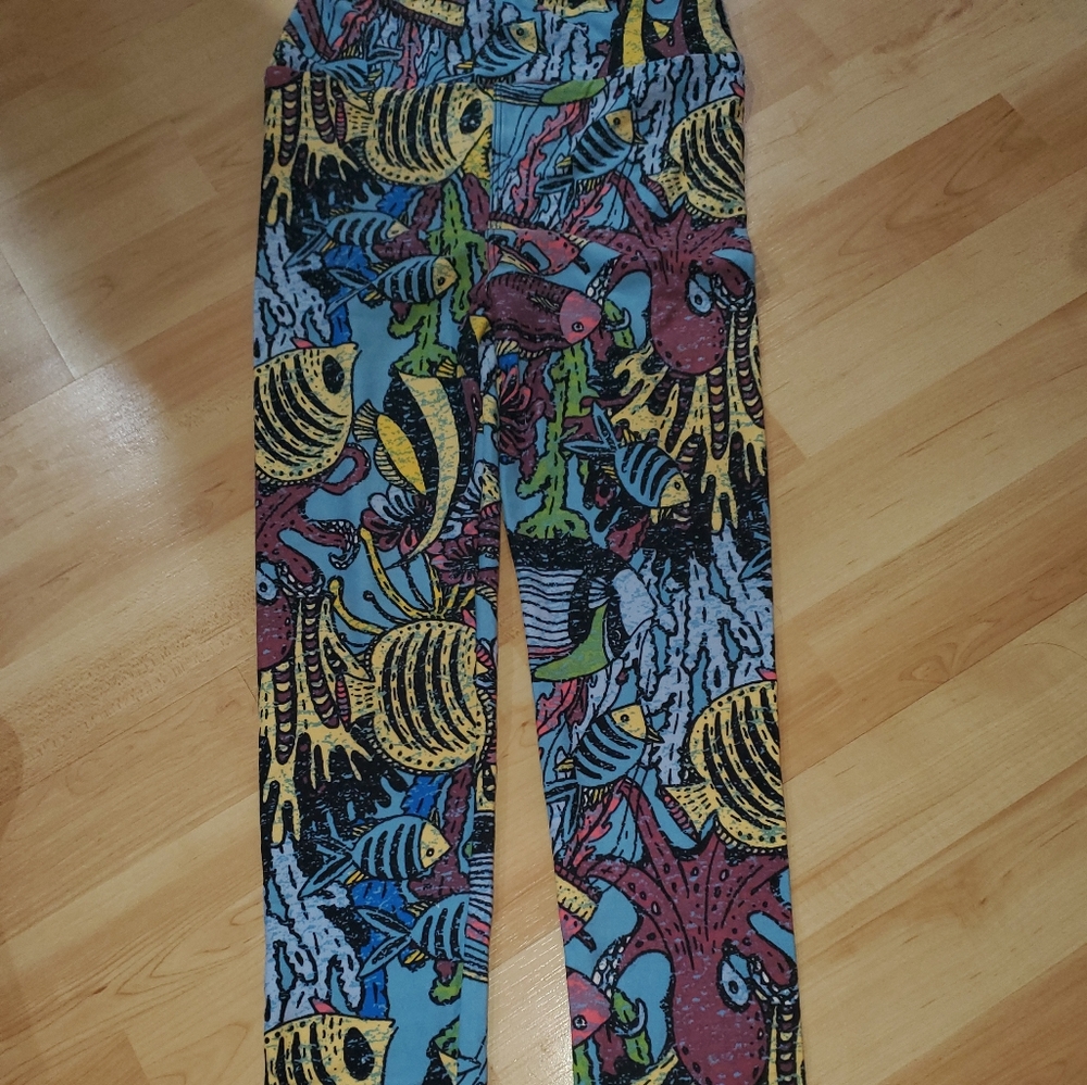 Nwot LuLaRoe ocean kid leggings L/XL